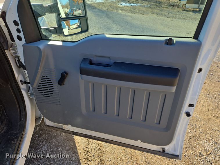 image for item EQ3859 2015 Ford F350 Super Duty XL pickup truck