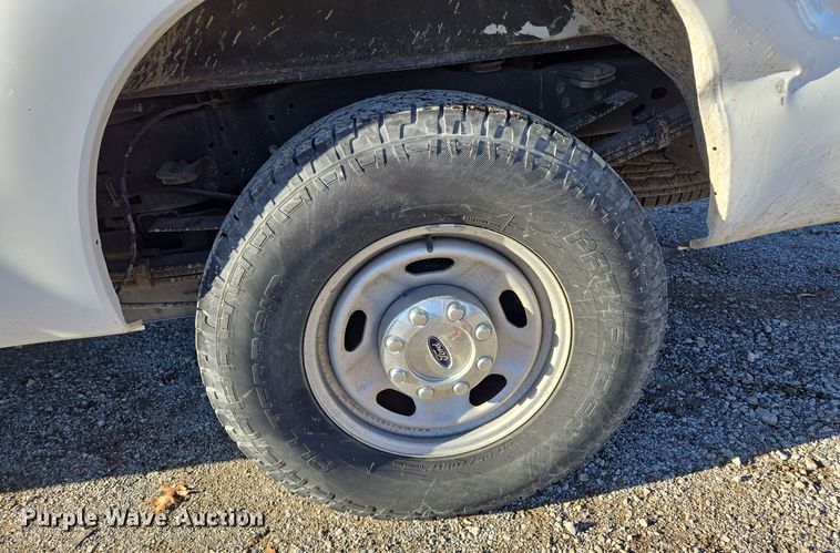 image for item EQ3859 2015 Ford F350 Super Duty XL pickup truck