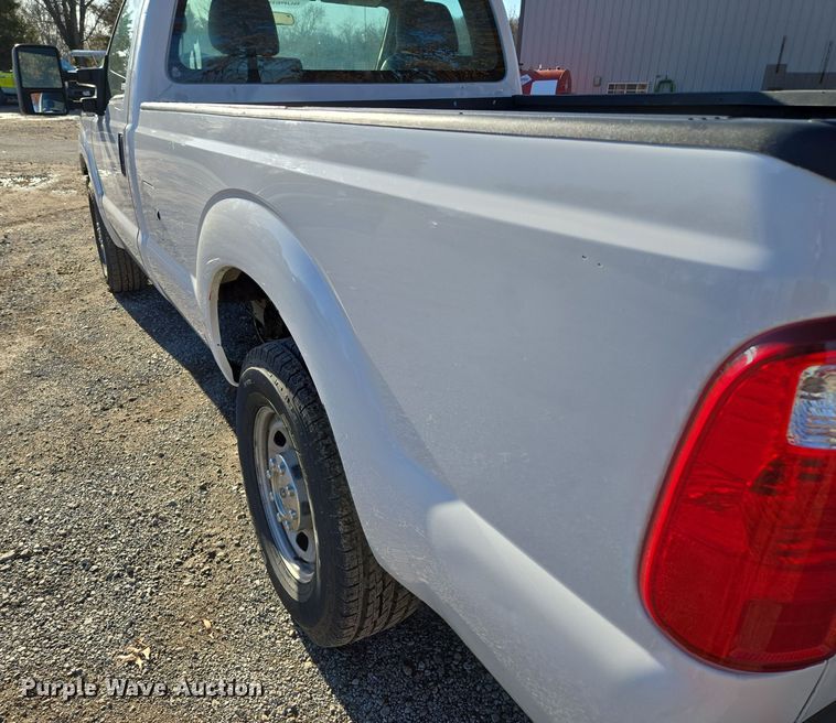 image for item EQ3860 2014 Ford F350 Super Duty XL pickup truck