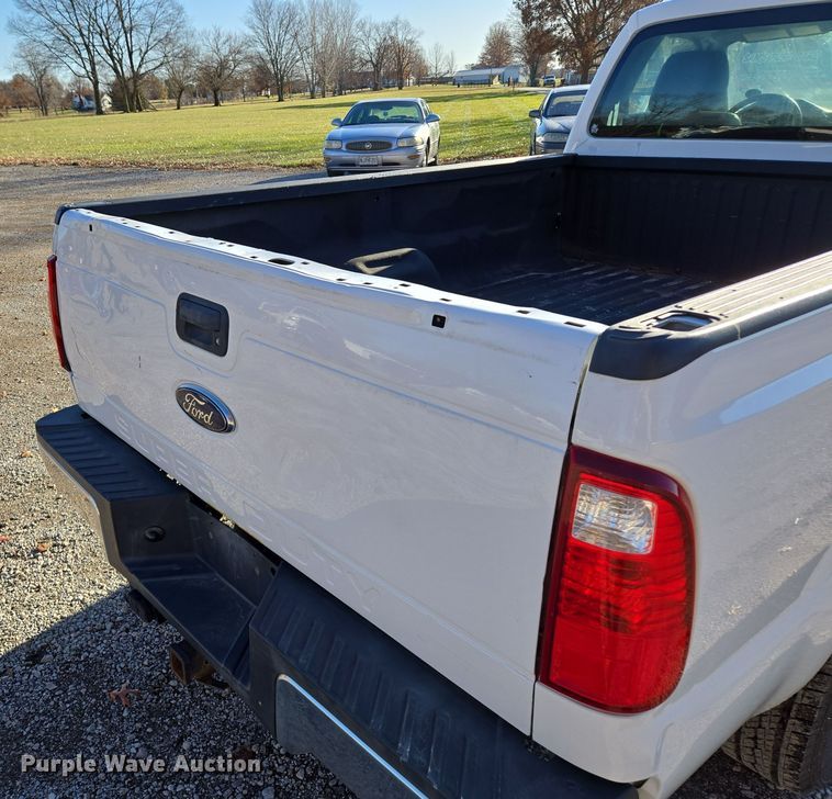 image for item EQ3860 2014 Ford F350 Super Duty XL pickup truck