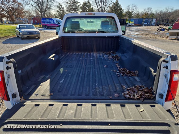 image for item EQ3860 2014 Ford F350 Super Duty XL pickup truck