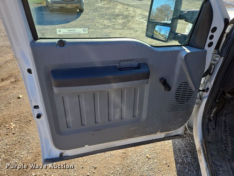 image for item EQ3860 2014 Ford F350 Super Duty XL pickup truck