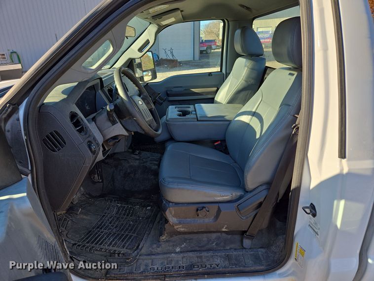 image for item EQ3860 2014 Ford F350 Super Duty XL pickup truck