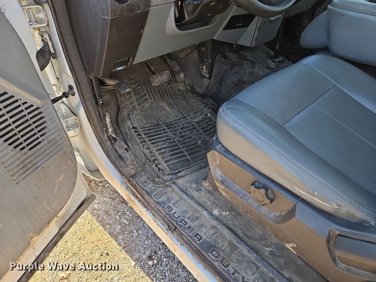 image for item EQ3860 2014 Ford F350 Super Duty XL pickup truck