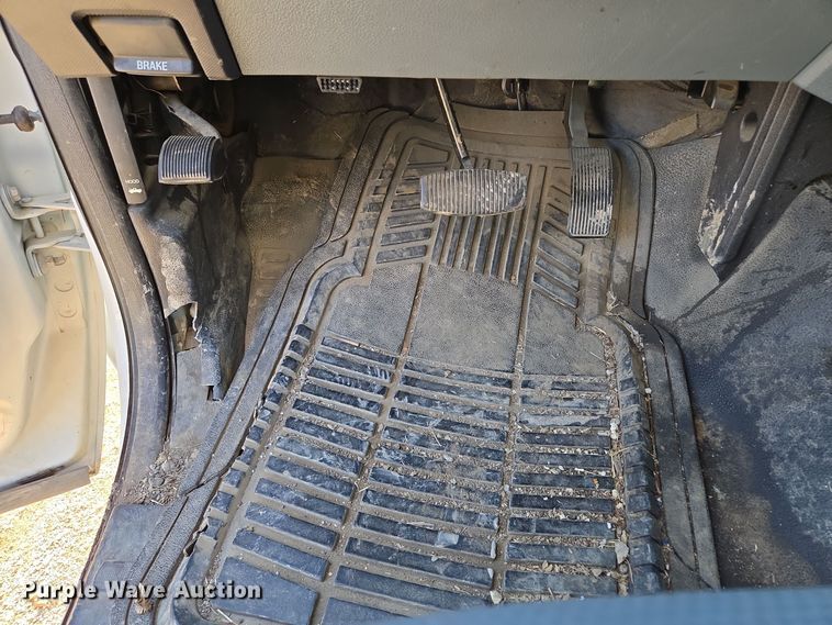 image for item EQ3860 2014 Ford F350 Super Duty XL pickup truck