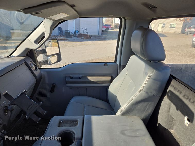 image for item EQ3860 2014 Ford F350 Super Duty XL pickup truck