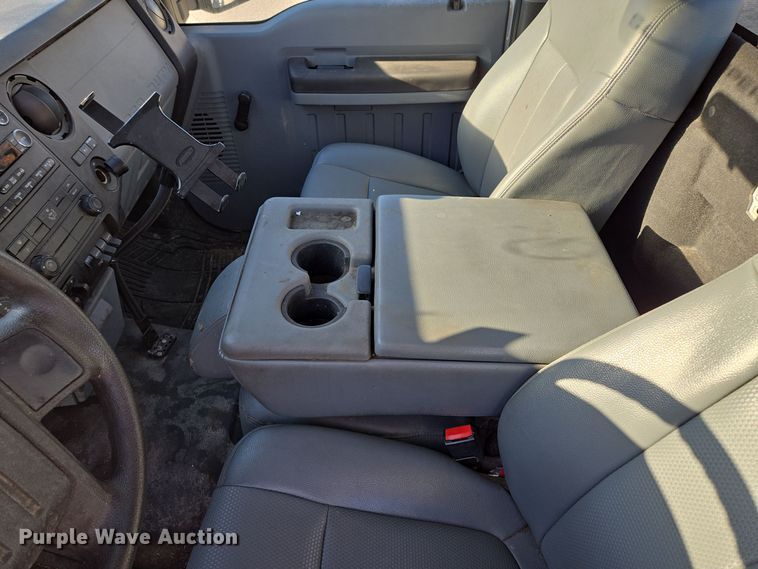 image for item EQ3860 2014 Ford F350 Super Duty XL pickup truck