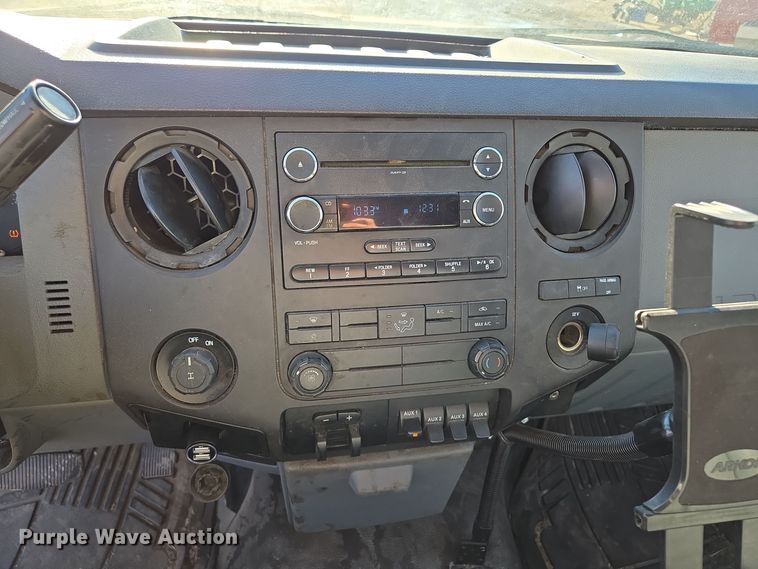 image for item EQ3860 2014 Ford F350 Super Duty XL pickup truck