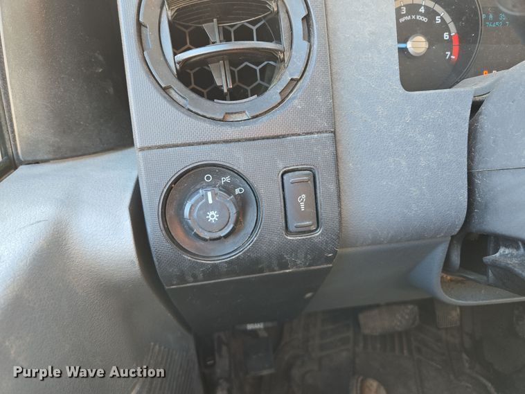 image for item EQ3860 2014 Ford F350 Super Duty XL pickup truck