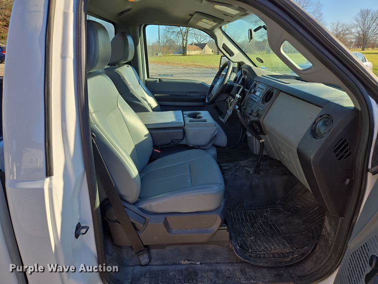 image for item EQ3860 2014 Ford F350 Super Duty XL pickup truck