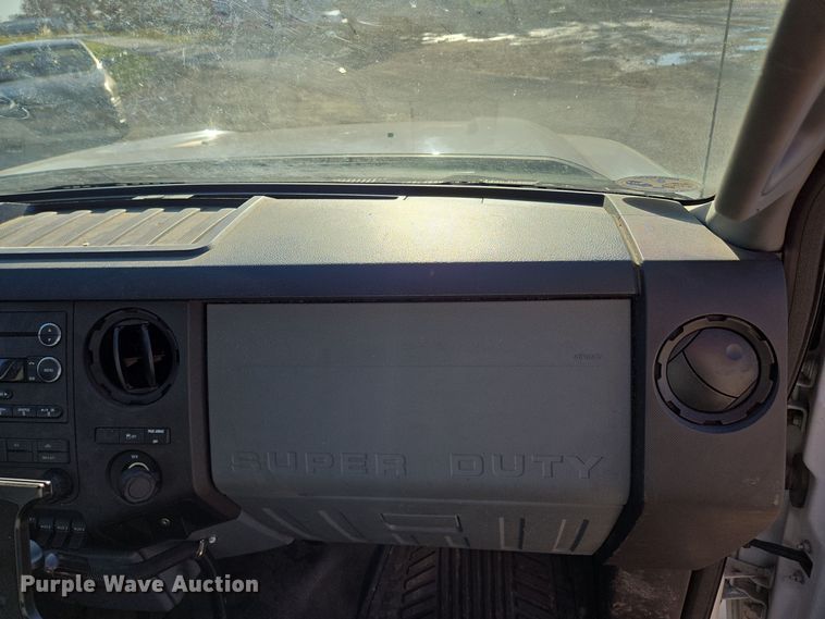 image for item EQ3860 2014 Ford F350 Super Duty XL pickup truck