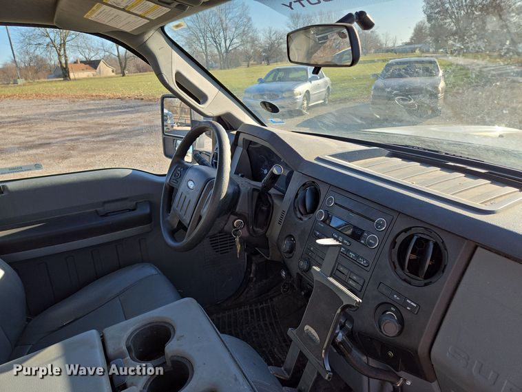 image for item EQ3860 2014 Ford F350 Super Duty XL pickup truck