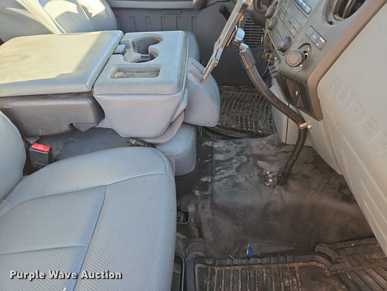 image for item EQ3860 2014 Ford F350 Super Duty XL pickup truck