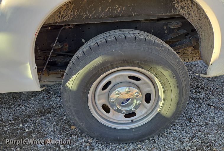 image for item EQ3860 2014 Ford F350 Super Duty XL pickup truck