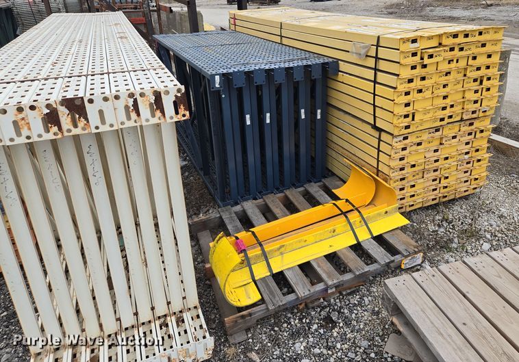 image for item EQ3865 T-bolt pallet racking 