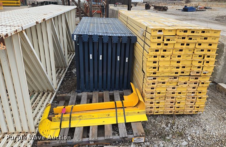 image for item EQ3865 T-bolt pallet racking 