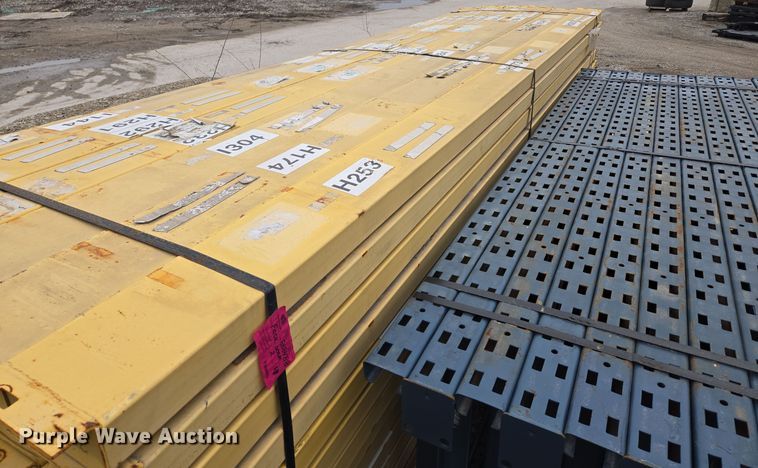 image for item EQ3865 T-bolt pallet racking 