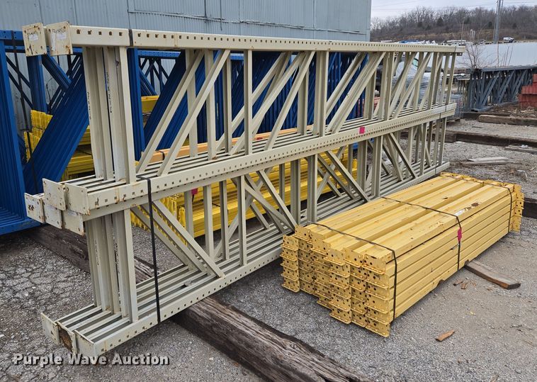 image for item EQ3868 Teardrop pallet racking