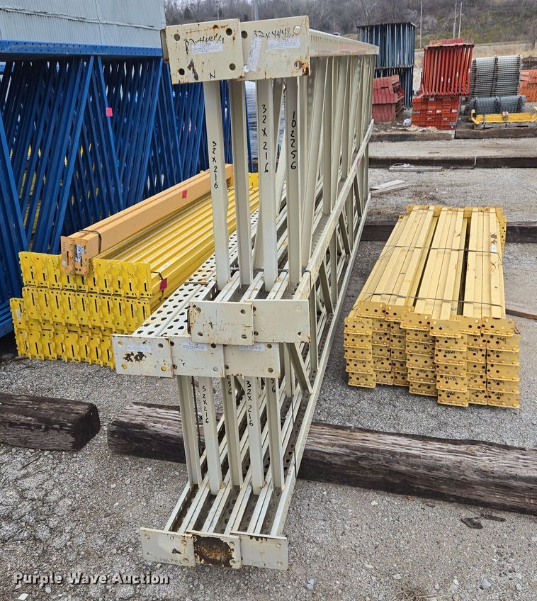 image for item EQ3868 Teardrop pallet racking