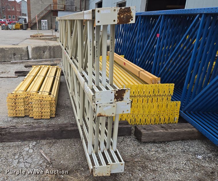 image for item EQ3868 Teardrop pallet racking