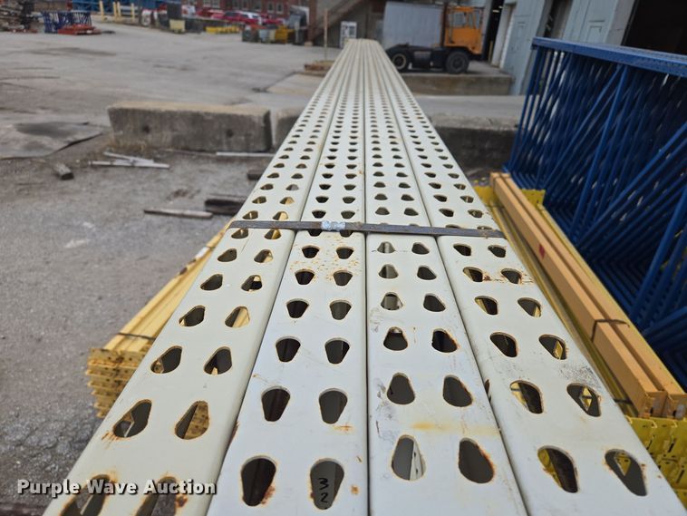 image for item EQ3868 Teardrop pallet racking