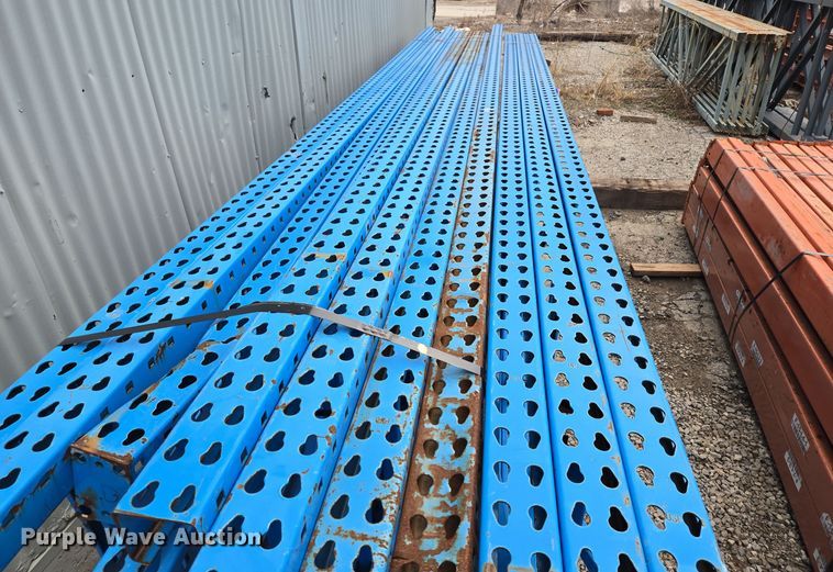 image for item EQ3871 Teardrop pallet racking