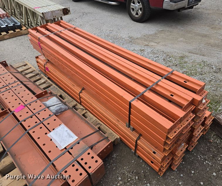 image for item EQ3875 Teardrop pallet racking