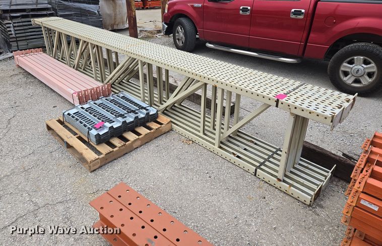 image for item EQ3875 Teardrop pallet racking