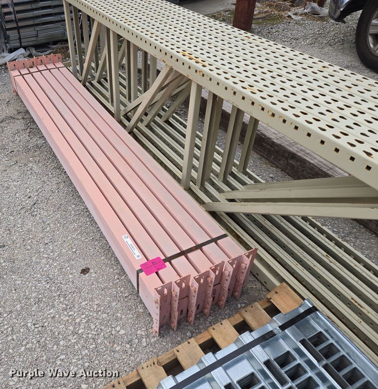 image for item EQ3875 Teardrop pallet racking