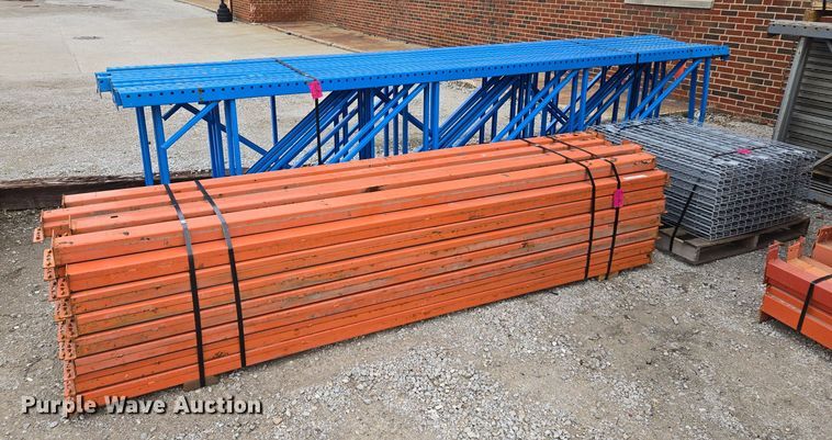 image for item EQ3877 Teardrop pallet racking