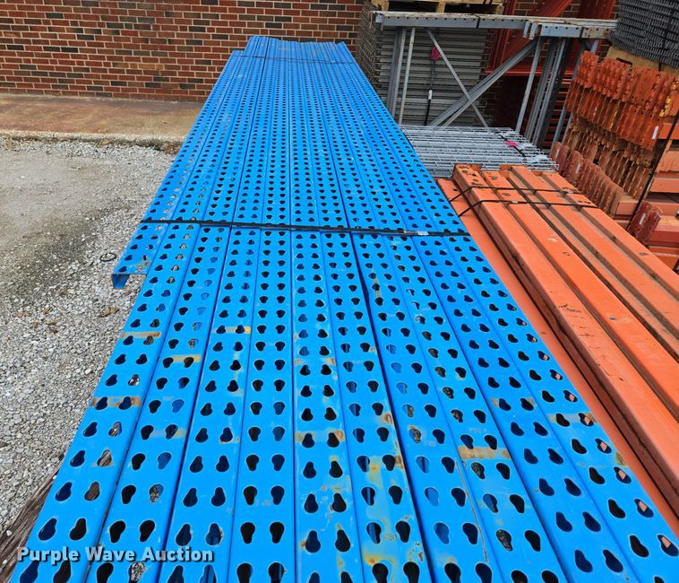 image for item EQ3877 Teardrop pallet racking