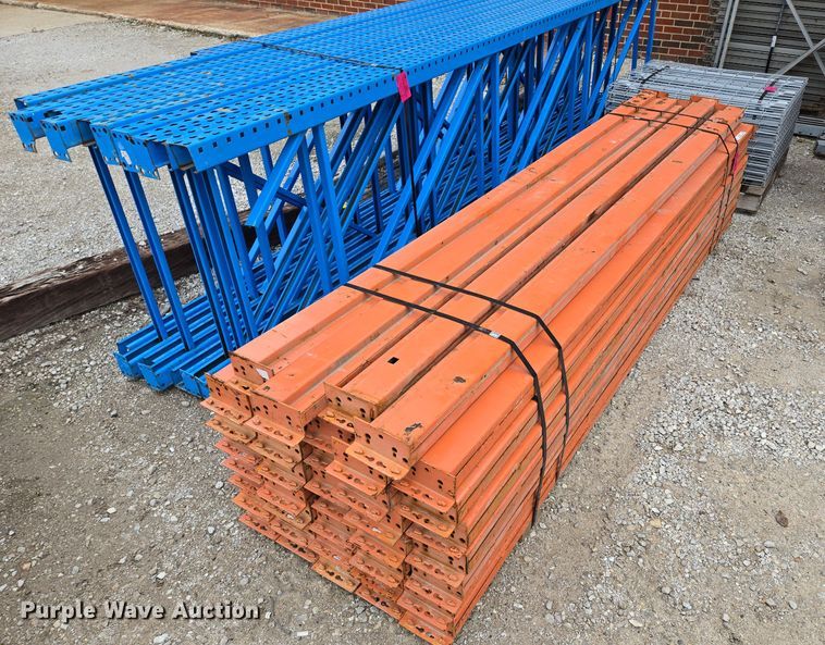 image for item EQ3877 Teardrop pallet racking