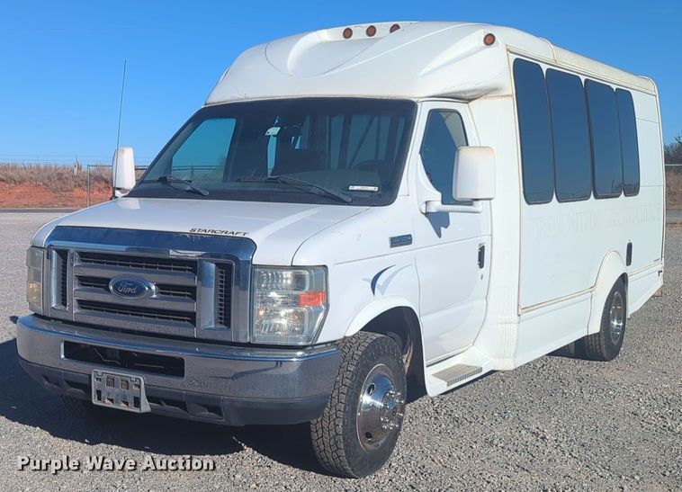 image for item ER1012 2008 Ford F350 Super Duty  shuttle bus
