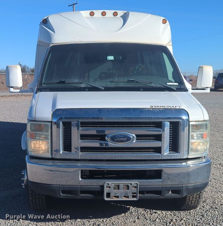 image for item ER1012 2008 Ford F350 Super Duty  shuttle bus