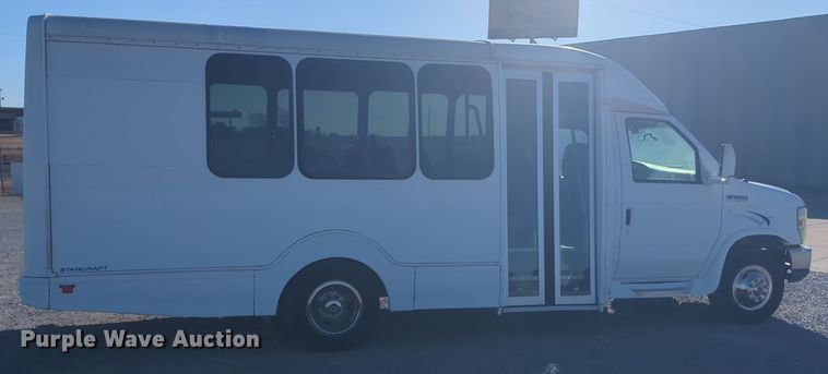 image for item ER1012 2008 Ford F350 Super Duty  shuttle bus