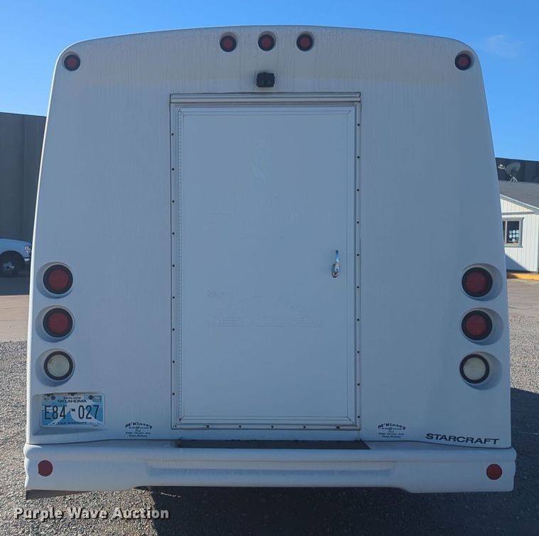 image for item ER1012 2008 Ford F350 Super Duty  shuttle bus