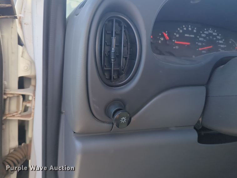 image for item ER1012 2008 Ford F350 Super Duty  shuttle bus