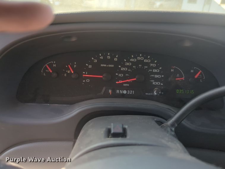 image for item ER1012 2008 Ford F350 Super Duty  shuttle bus