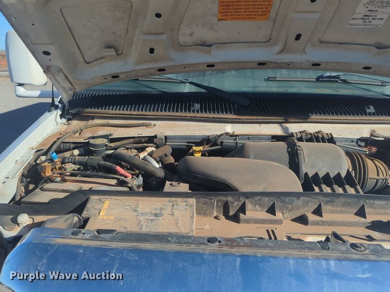 image for item ER1012 2008 Ford F350 Super Duty  shuttle bus