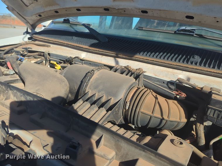 image for item ER1012 2008 Ford F350 Super Duty  shuttle bus