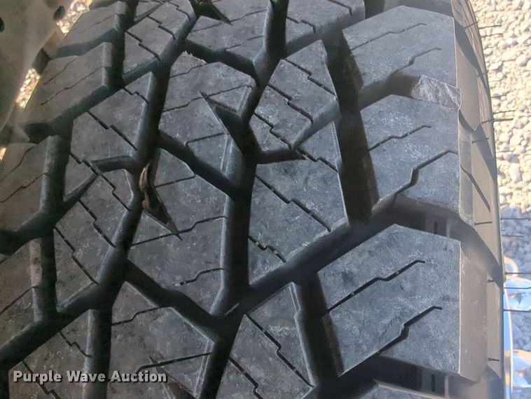 image for item ER1012 2008 Ford F350 Super Duty  shuttle bus