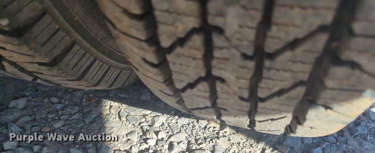 image for item ER1012 2008 Ford F350 Super Duty  shuttle bus