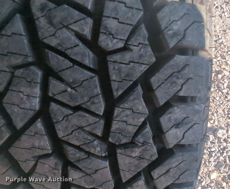 image for item ER1012 2008 Ford F350 Super Duty  shuttle bus