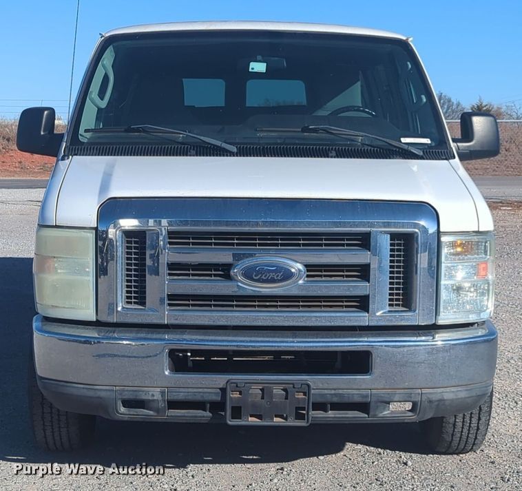 image for item ER1013 2010 Ford E350 Super Duty van