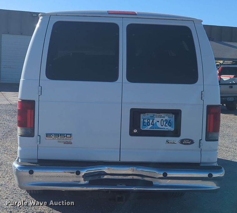 image for item ER1013 2010 Ford E350 Super Duty van