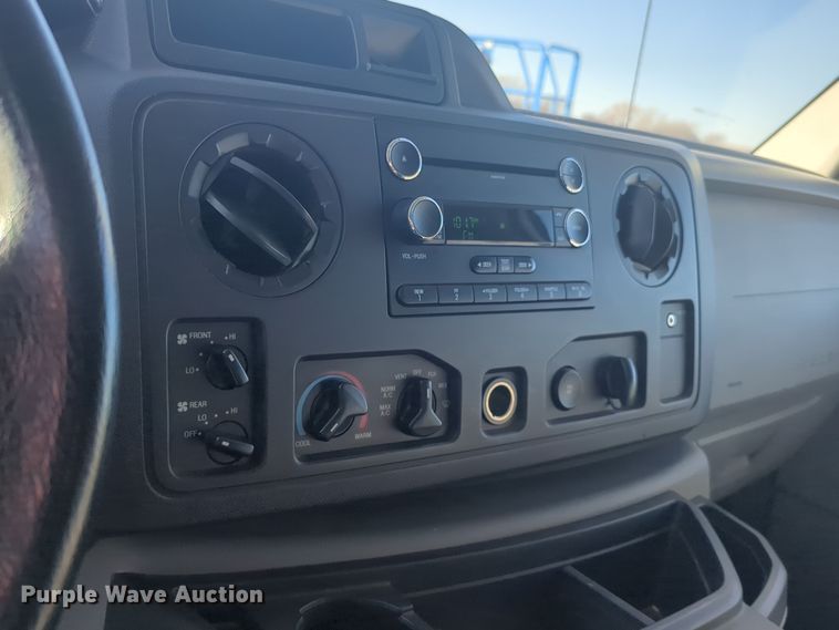 image for item ER1013 2010 Ford E350 Super Duty van