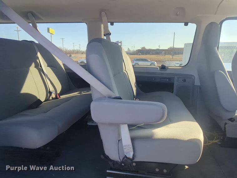 image for item ER1013 2010 Ford E350 Super Duty van