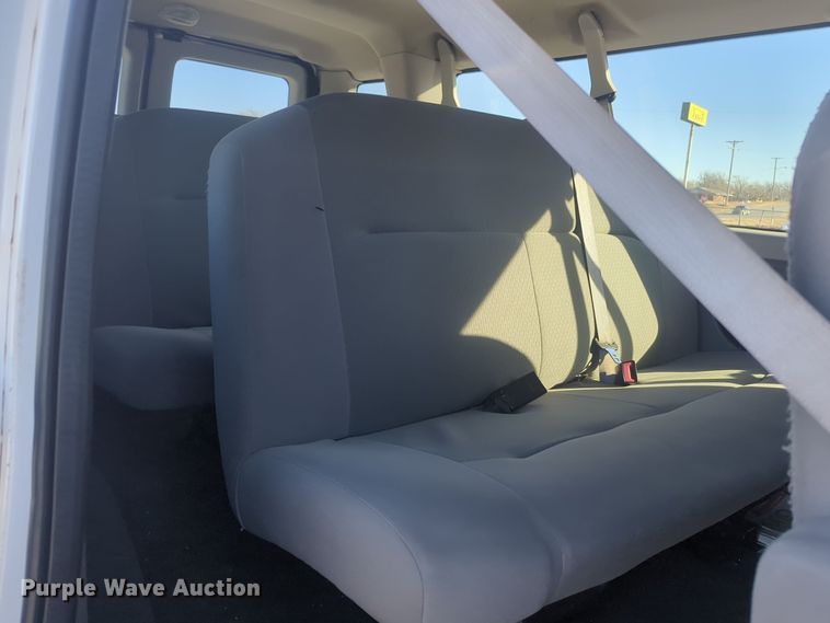 image for item ER1013 2010 Ford E350 Super Duty van