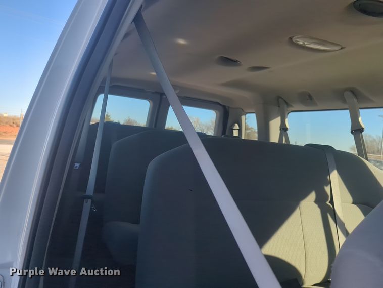 image for item ER1013 2010 Ford E350 Super Duty van