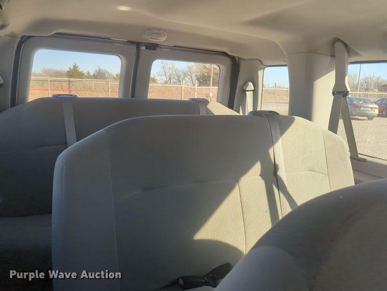 image for item ER1013 2010 Ford E350 Super Duty van